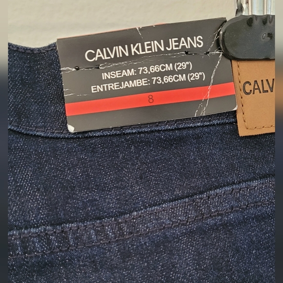 Calvin Klein high wise jeans. Size 8 - Picture 3 of 4